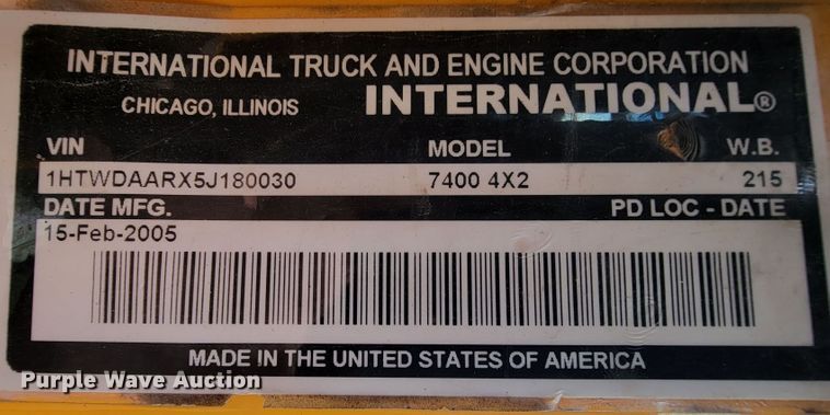 image for item KQ9200 2005 International 7400  Crew Cab dump truck