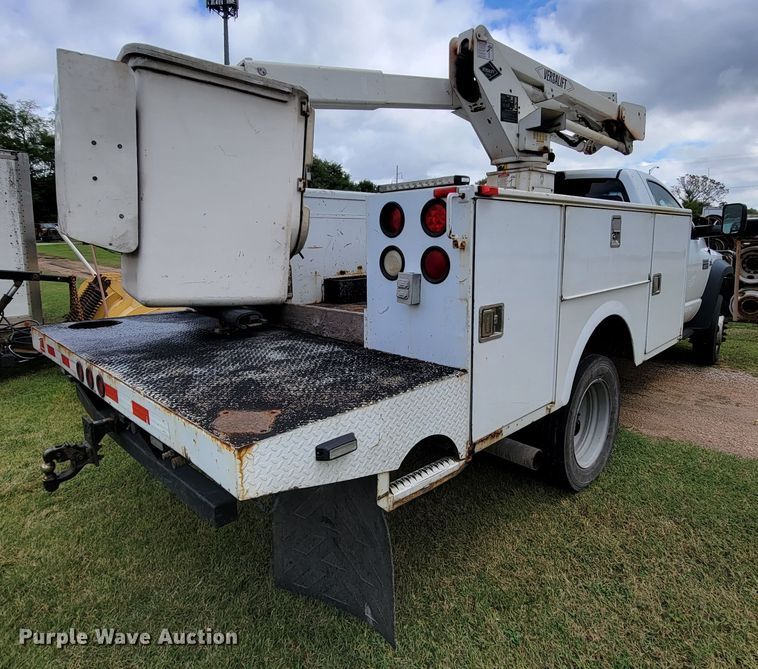 image for item KQ9201 2010 Dodge Ram 5500  bucket truck