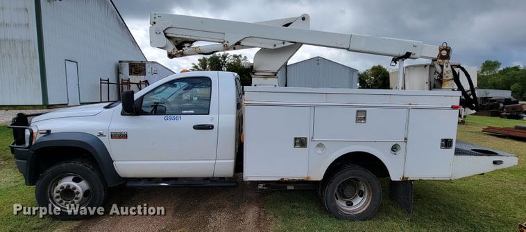 image for item KQ9201 2010 Dodge Ram 5500  bucket truck