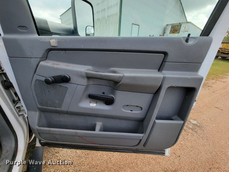 image for item KQ9201 2010 Dodge Ram 5500  bucket truck