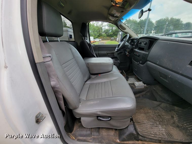 image for item KQ9201 2010 Dodge Ram 5500  bucket truck