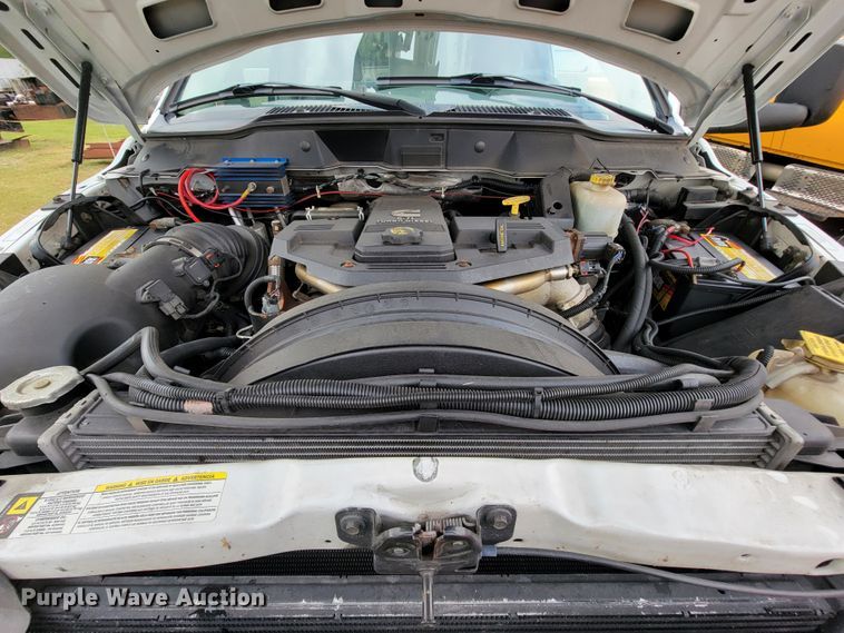 image for item KQ9201 2010 Dodge Ram 5500  bucket truck