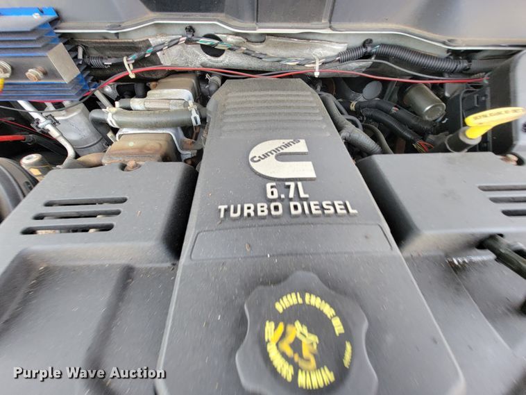 image for item KQ9201 2010 Dodge Ram 5500  bucket truck