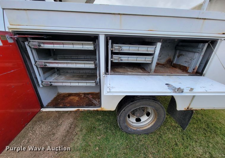 image for item KQ9201 2010 Dodge Ram 5500  bucket truck