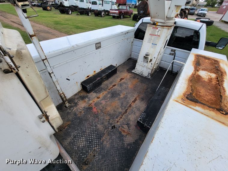 image for item KQ9201 2010 Dodge Ram 5500  bucket truck