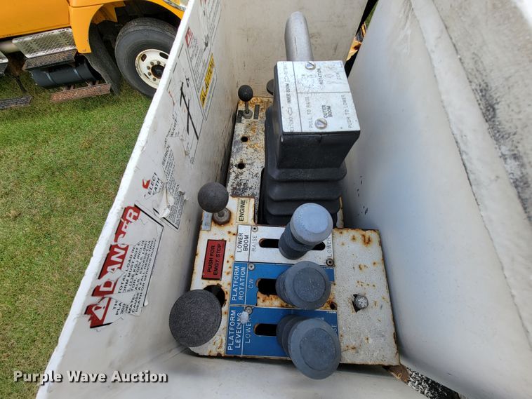 image for item KQ9201 2010 Dodge Ram 5500  bucket truck