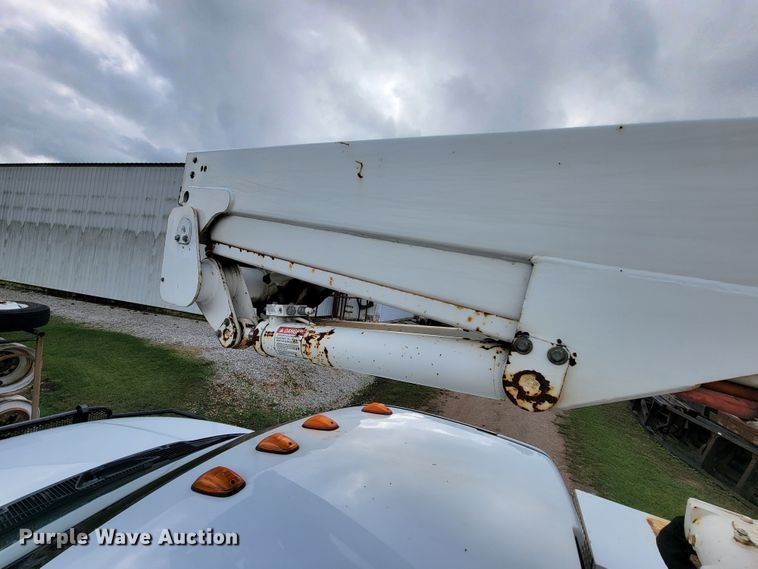 image for item KQ9201 2010 Dodge Ram 5500  bucket truck