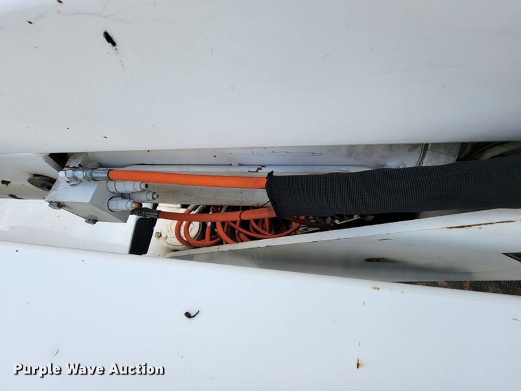 image for item KQ9201 2010 Dodge Ram 5500  bucket truck