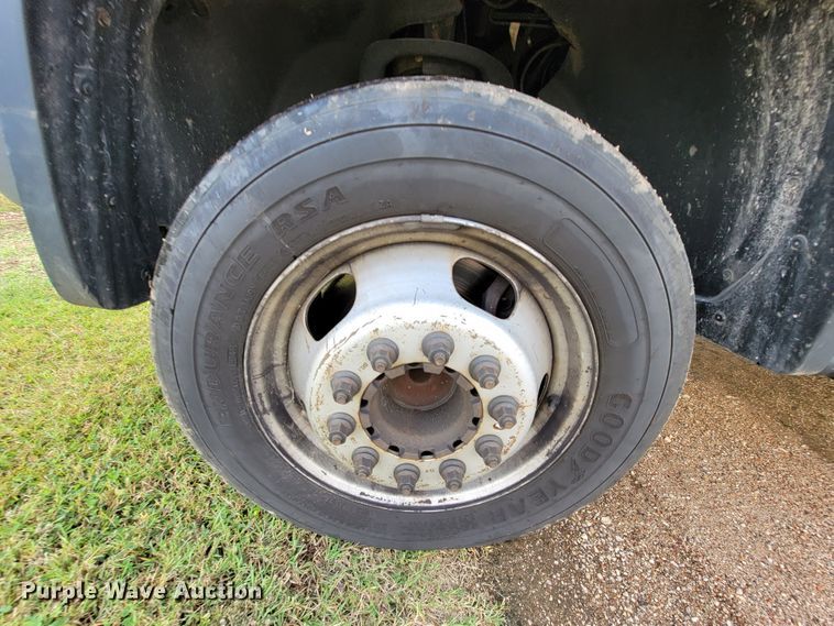 image for item KQ9201 2010 Dodge Ram 5500  bucket truck