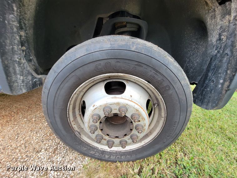 image for item KQ9201 2010 Dodge Ram 5500  bucket truck