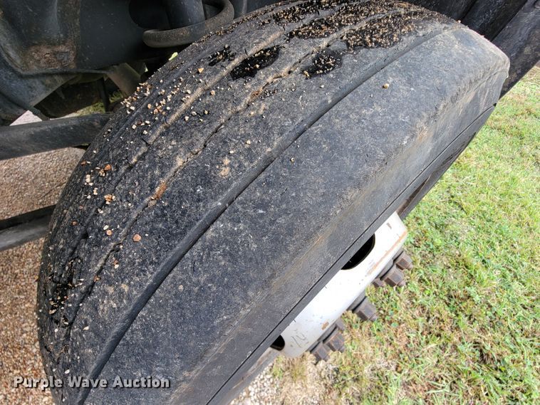 image for item KQ9201 2010 Dodge Ram 5500  bucket truck