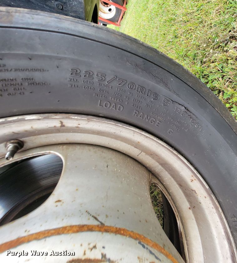 image for item KQ9201 2010 Dodge Ram 5500  bucket truck