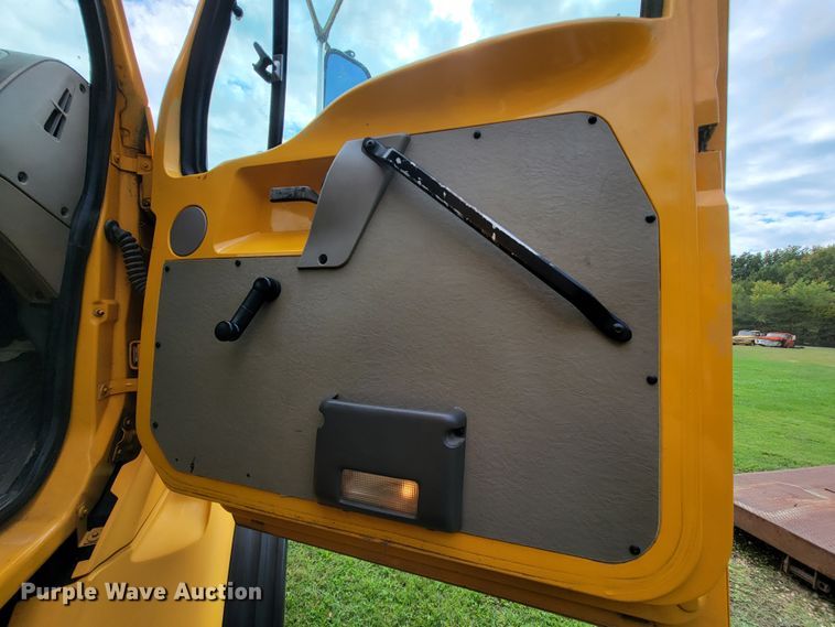 image for item KQ9202 2002 Sterling LT8500  crane truck