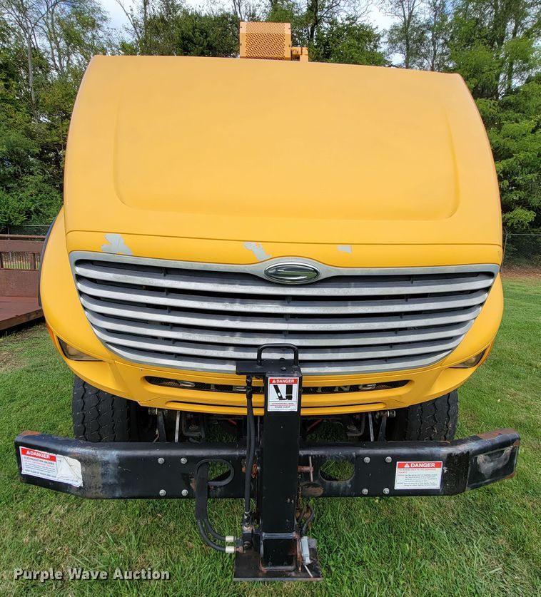 image for item KQ9202 2002 Sterling LT8500  crane truck