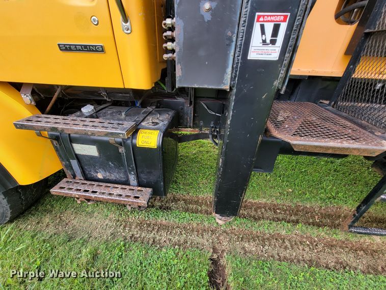 image for item KQ9202 2002 Sterling LT8500  crane truck