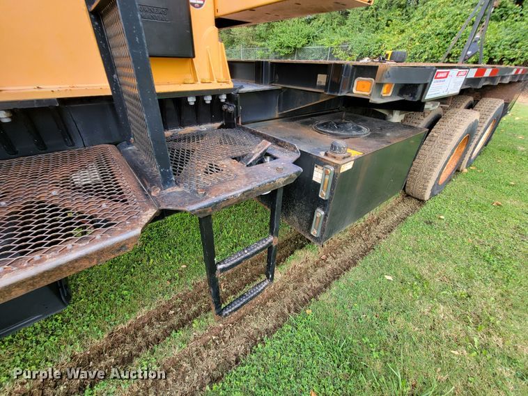 image for item KQ9202 2002 Sterling LT8500  crane truck