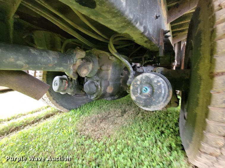 image for item KQ9202 2002 Sterling LT8500  crane truck