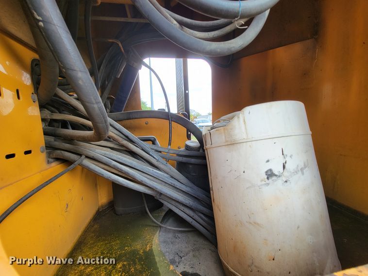 image for item KQ9202 2002 Sterling LT8500  crane truck