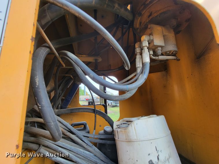 image for item KQ9202 2002 Sterling LT8500  crane truck