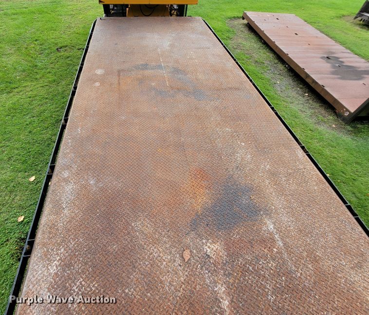 image for item KQ9202 2002 Sterling LT8500  crane truck