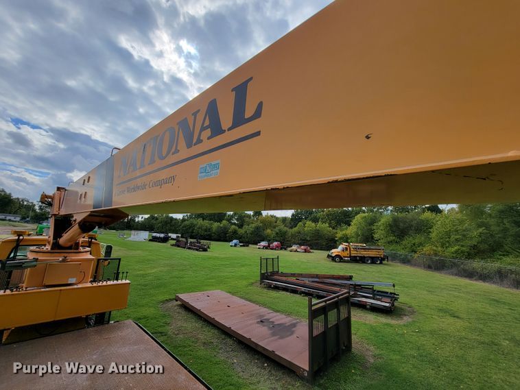 image for item KQ9202 2002 Sterling LT8500  crane truck