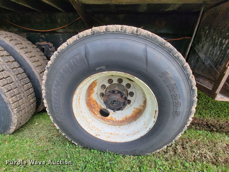 image for item KQ9202 2002 Sterling LT8500  crane truck