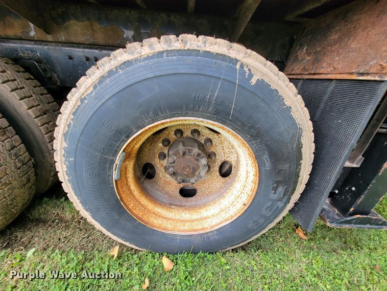 image for item KQ9202 2002 Sterling LT8500  crane truck