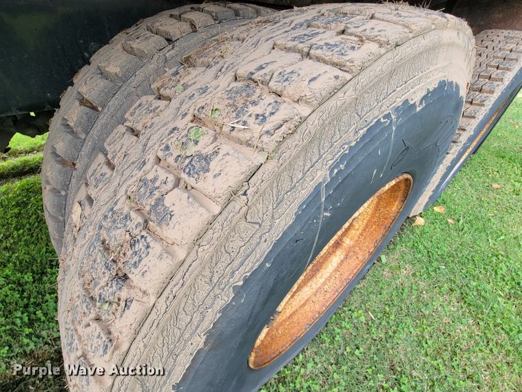 image for item KQ9202 2002 Sterling LT8500  crane truck