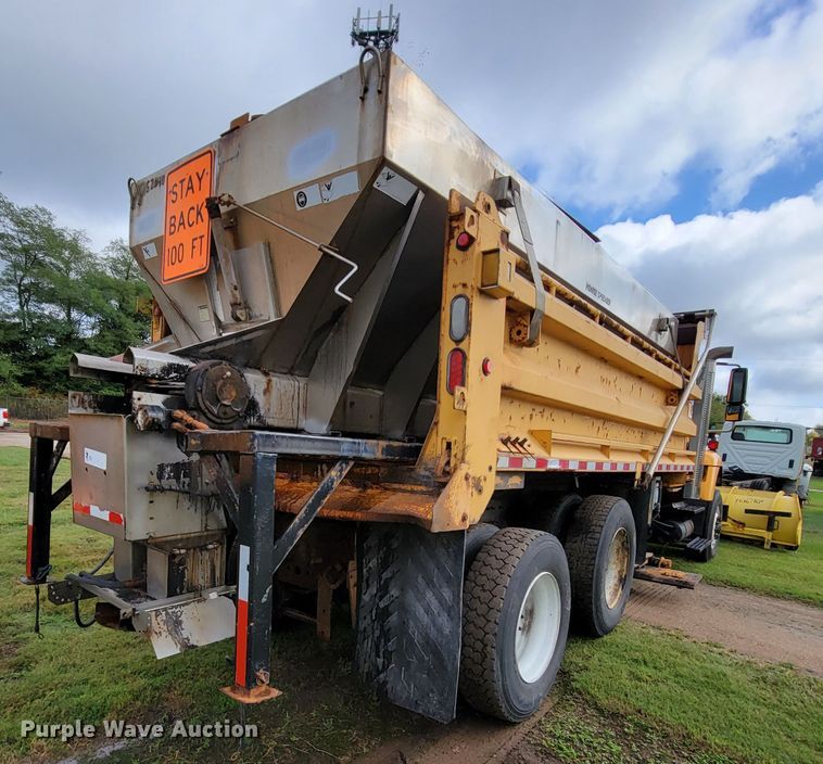 image for item KQ9203 2005 International 7400  dump truck