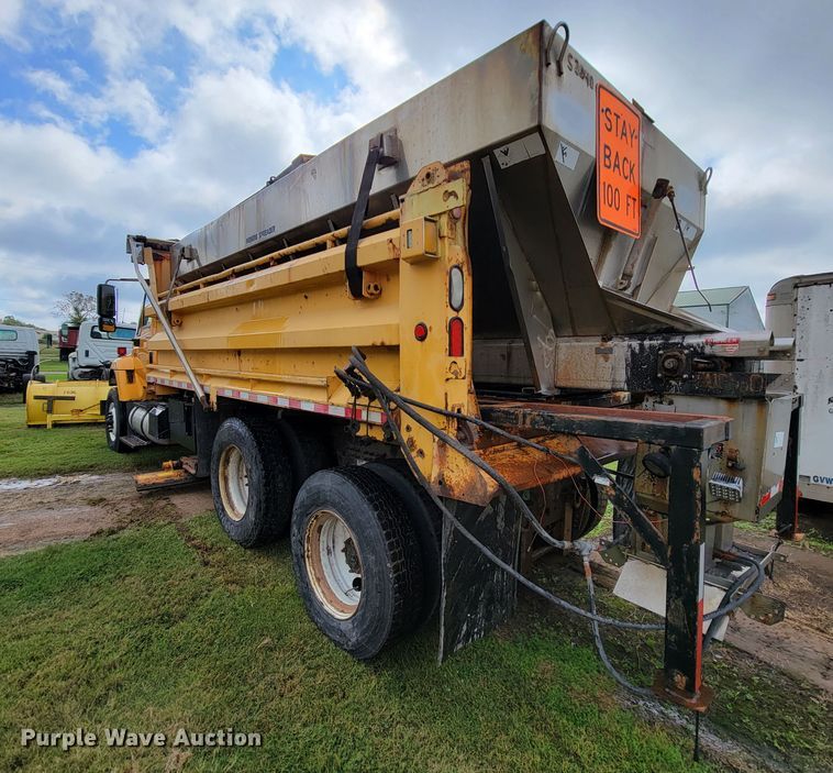 image for item KQ9203 2005 International 7400  dump truck