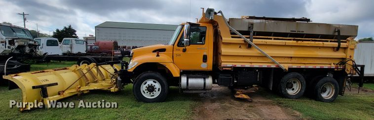 image for item KQ9203 2005 International 7400  dump truck