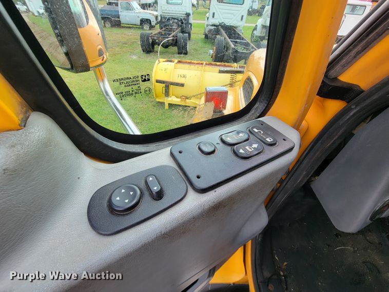 image for item KQ9203 2005 International 7400  dump truck