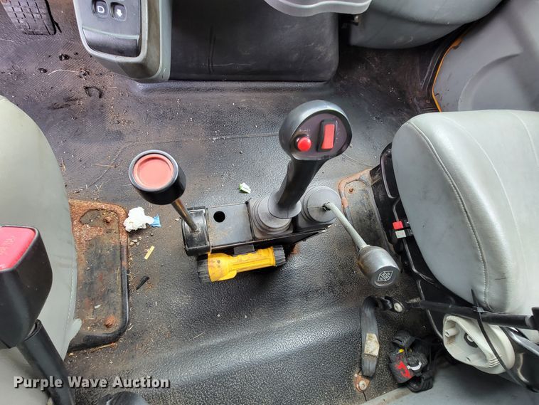 image for item KQ9203 2005 International 7400  dump truck