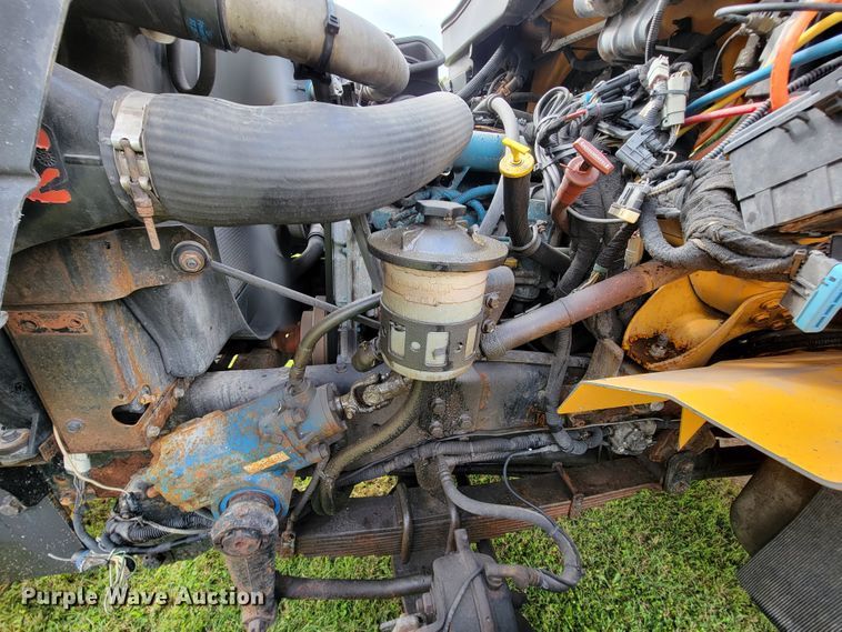 image for item KQ9203 2005 International 7400  dump truck