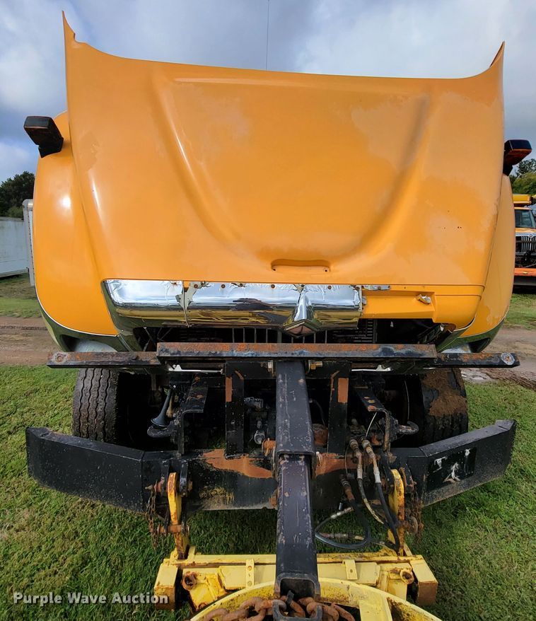 image for item KQ9203 2005 International 7400  dump truck