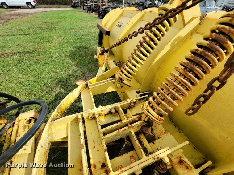 image for item KQ9203 2005 International 7400  dump truck