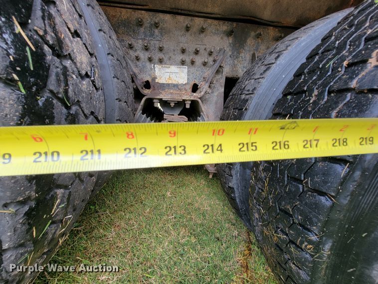 image for item KQ9203 2005 International 7400  dump truck