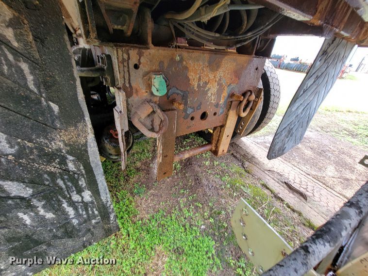 image for item KQ9203 2005 International 7400  dump truck