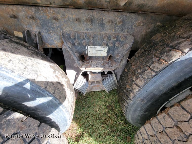 image for item KQ9203 2005 International 7400  dump truck