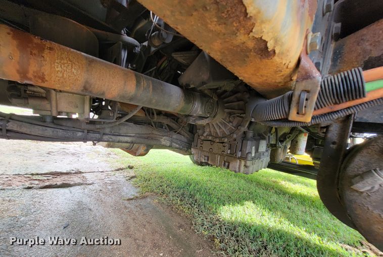 image for item KQ9203 2005 International 7400  dump truck