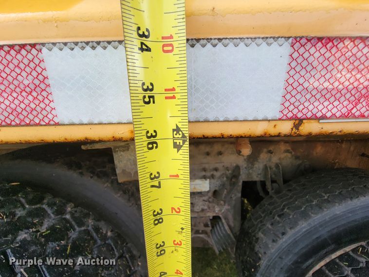 image for item KQ9203 2005 International 7400  dump truck