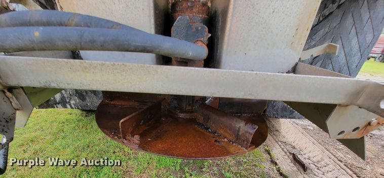 image for item KQ9203 2005 International 7400  dump truck