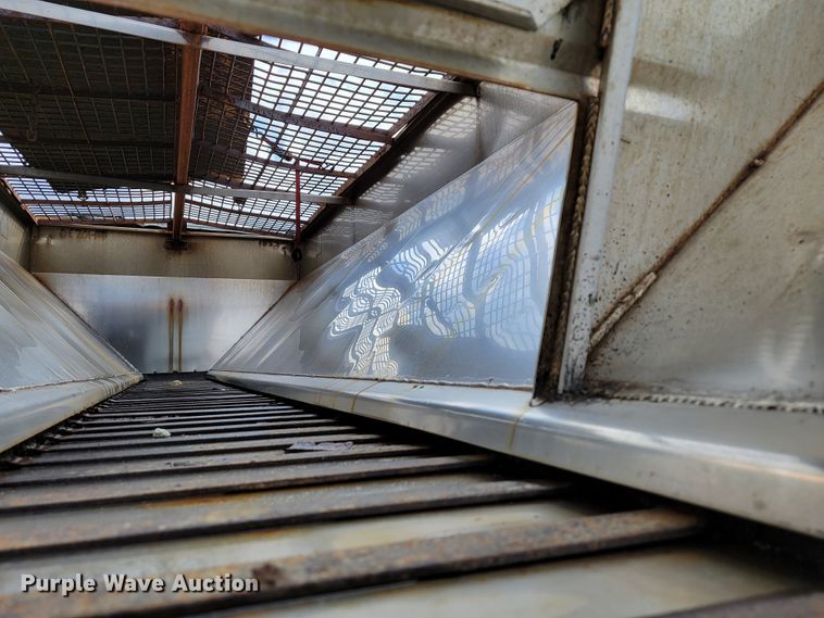 image for item KQ9203 2005 International 7400  dump truck