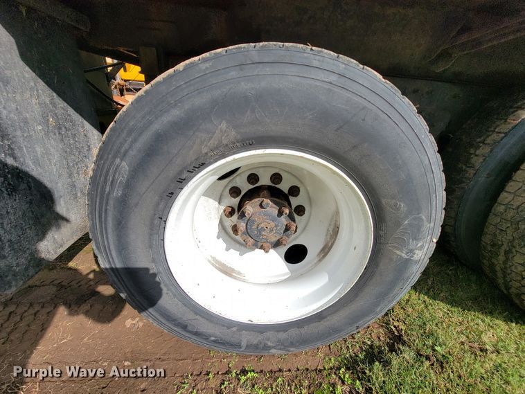 image for item KQ9203 2005 International 7400  dump truck