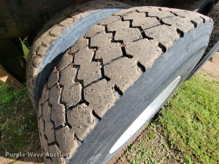 image for item KQ9203 2005 International 7400  dump truck