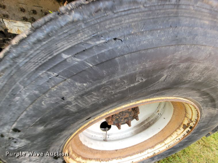 image for item KQ9203 2005 International 7400  dump truck