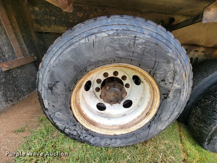 image for item KQ9203 2005 International 7400  dump truck