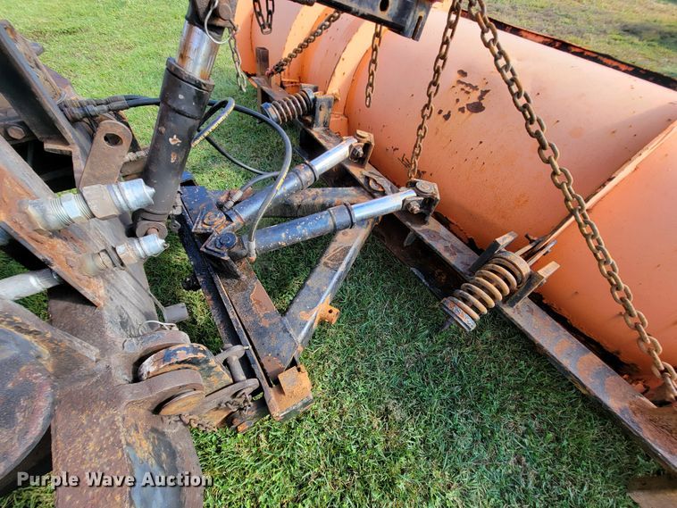 image for item KQ9204 2002 International 4900  Crew Cab dump truck