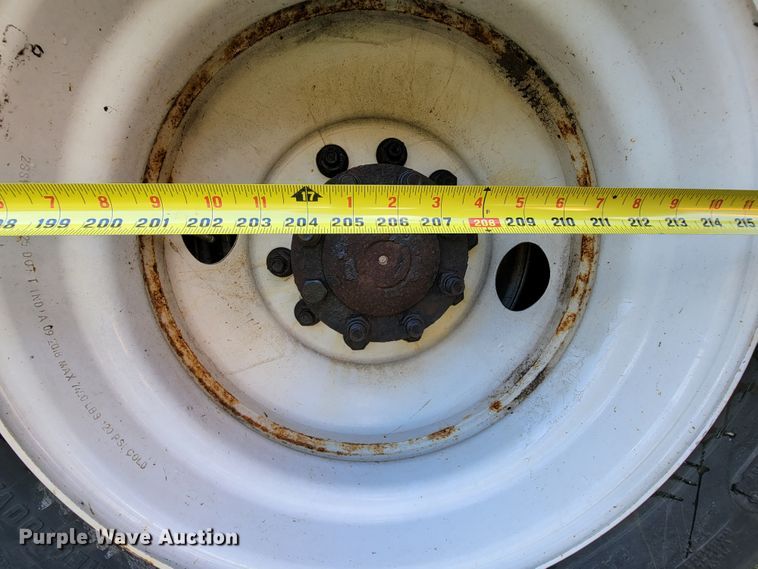 image for item KQ9204 2002 International 4900  Crew Cab dump truck