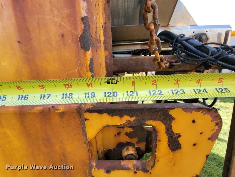 image for item KQ9204 2002 International 4900  Crew Cab dump truck